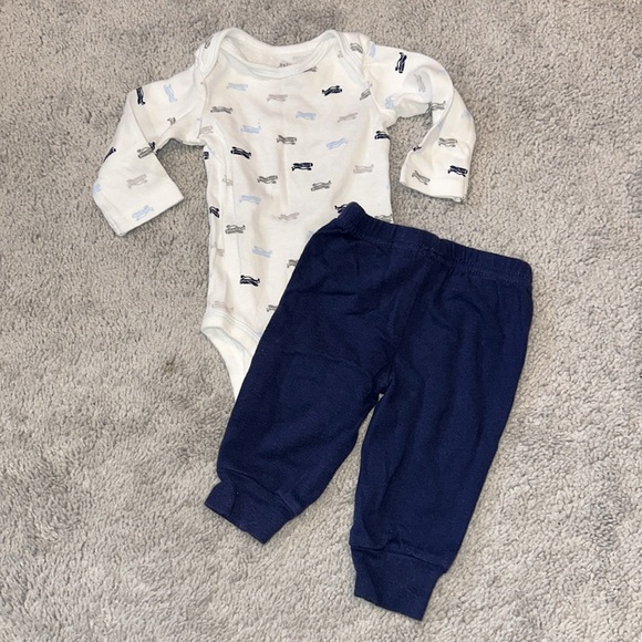 Assorted baby boys Clothing Bundle Size 0-3 months 9 outfits 18 pieces Carters - Picture 3 of 10